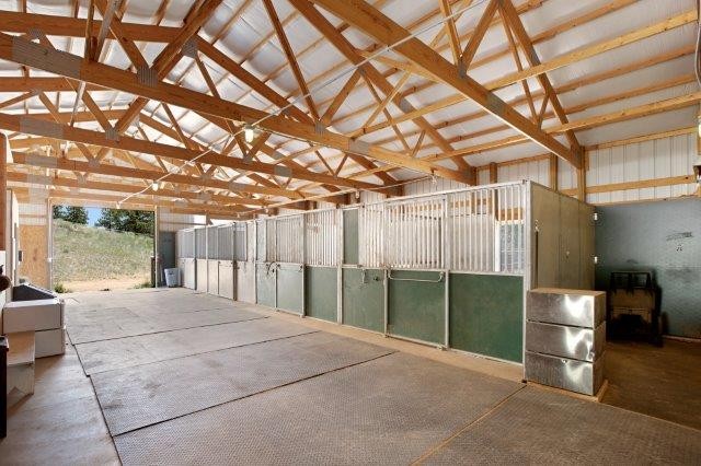 horse boarding barn